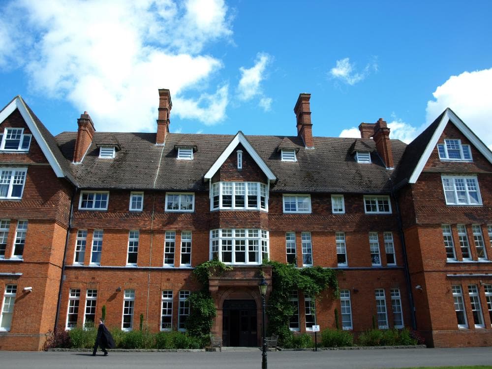Walthamstow Hall Senior School building in Sevenoaks